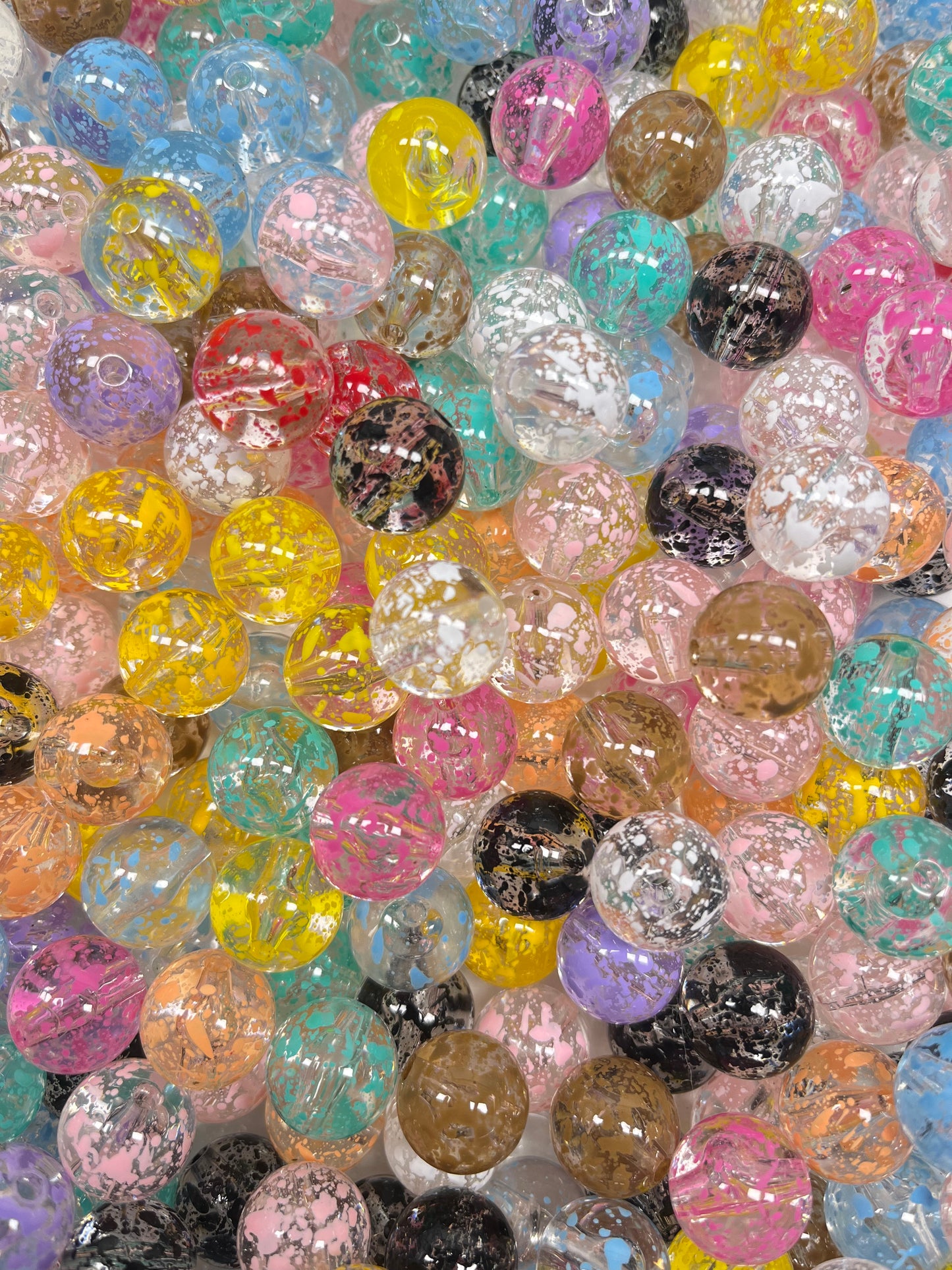 Acrylic beads(All kinds of beads are 16 mm.)